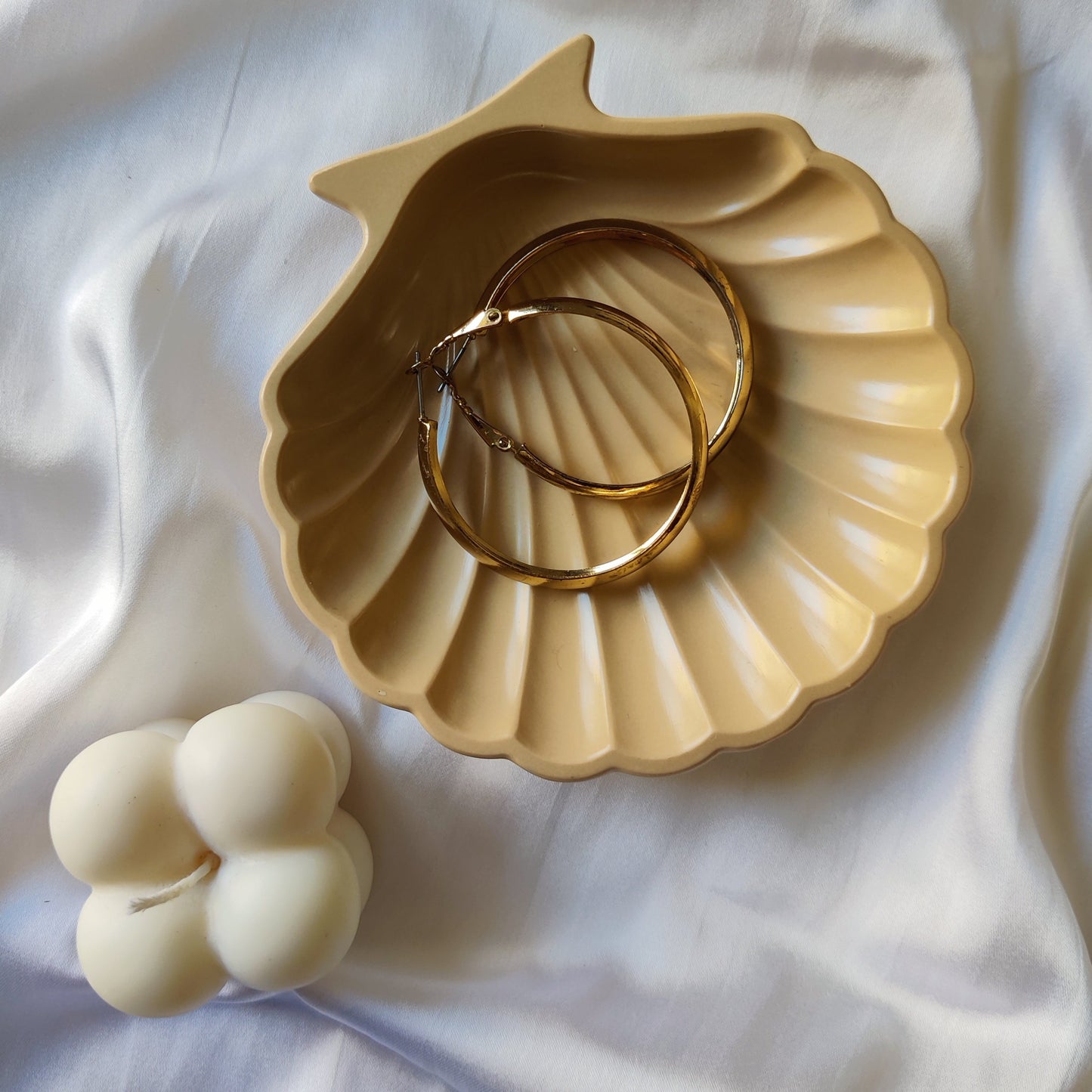 Cream Shell Dish