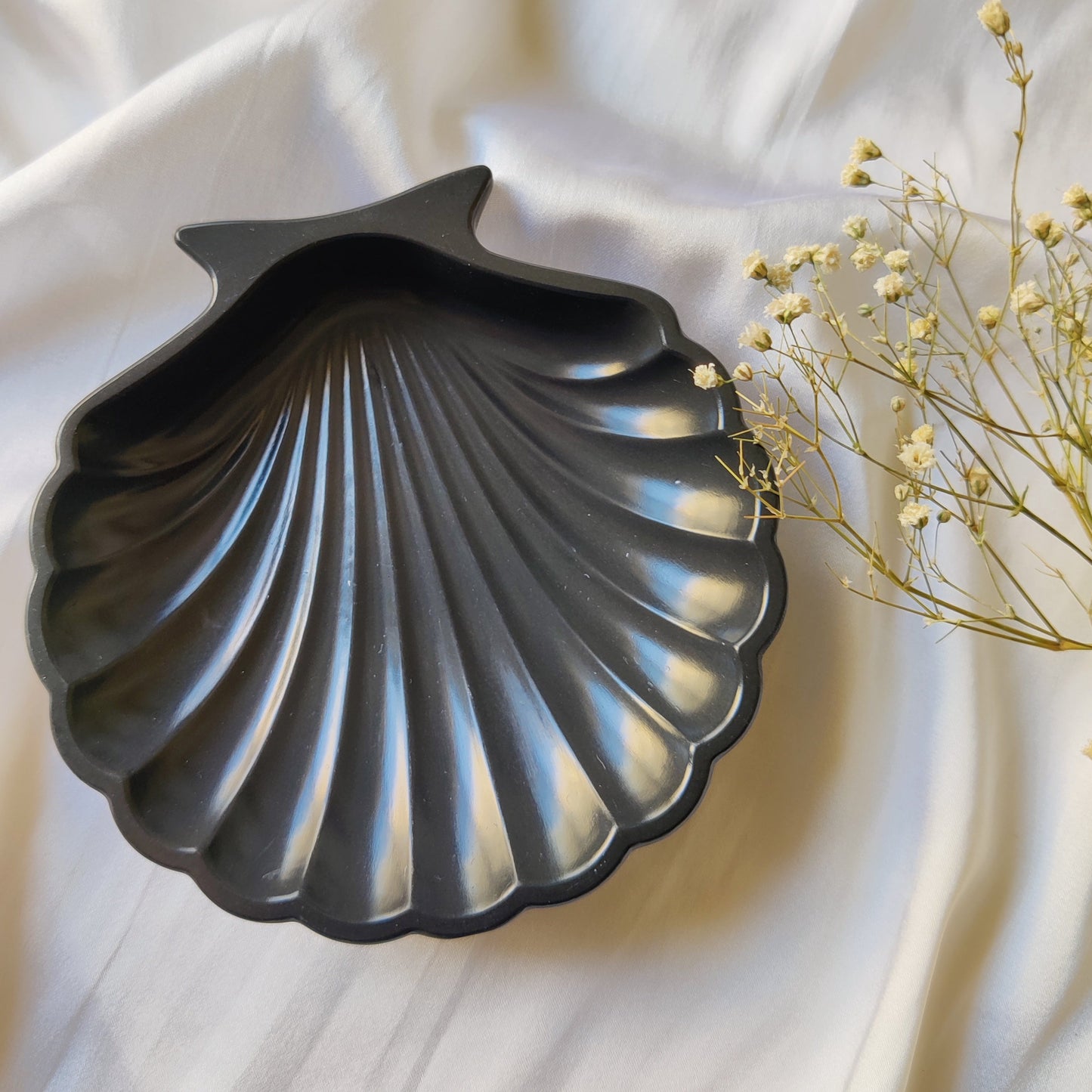 Black Shell Dish