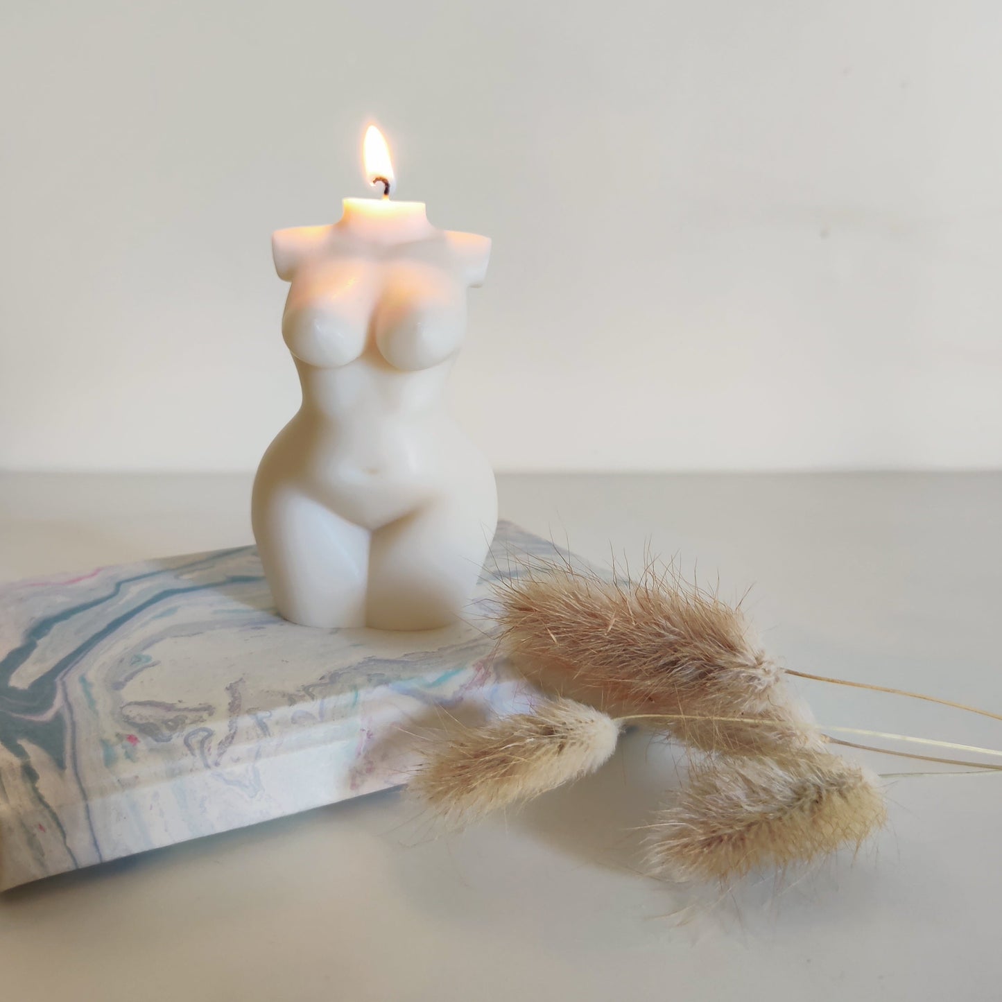 Curve Candle